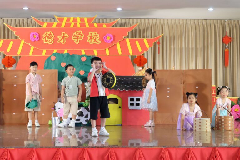 English-and-Chinese-languages-thunyawit-9