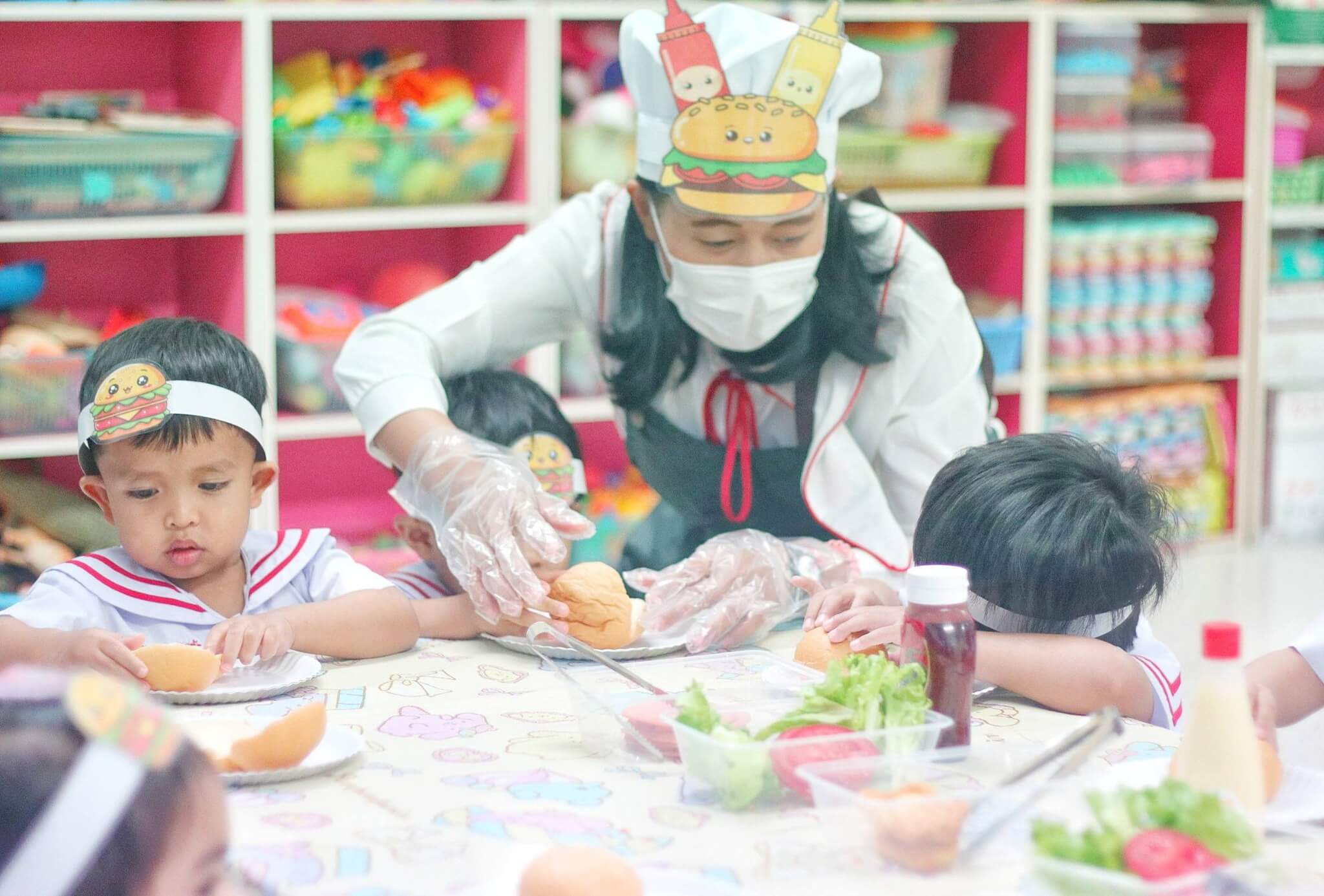 thunyawit-parent-teaching-kindergarten-2568-001